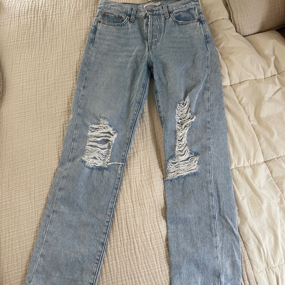 Levi’s wedgie straight Classic Light Blue Distressed Women Jeans size 26 - Picture 2 of 8